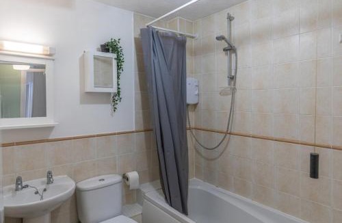 Netley Apartment | Chic Flat in Woolston: Nr Southampton City Centre