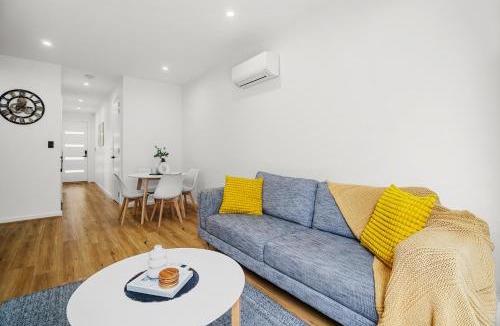 Flinders Park Apartment | Chic Flinders Park Getaway