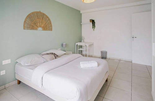 Meaux Other | Chic friendly and spacious house