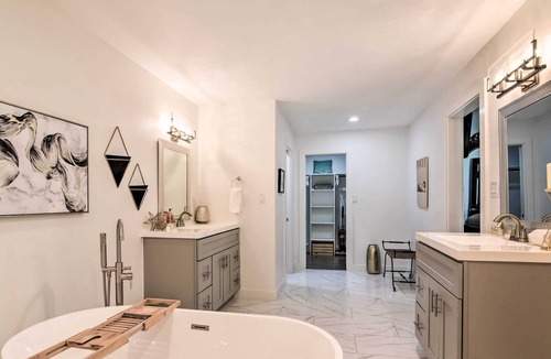 Galveston House | Chic Galveston Retreat w/ Deck & Shared Pool!