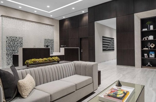 Ludlam House | Chic Getaway in Miami Ideal for Couple Stay - Modern Suite with Pool Access