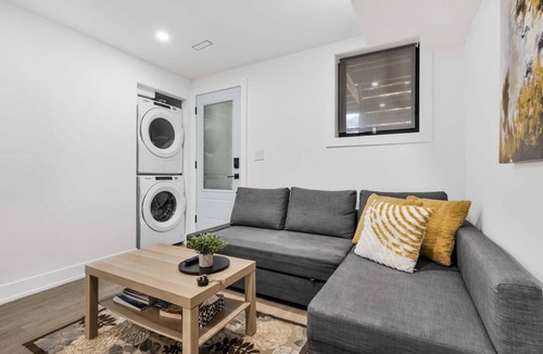 The Beaches House | Chic Guest Suite in The Beaches