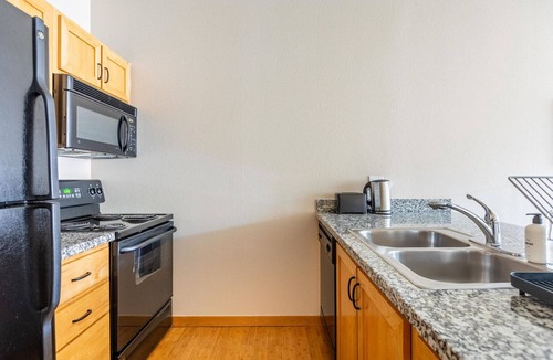 Pearl District Apartment | Chic Hillsboro Studio, by Blueground