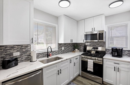 Fullersburg House | Chic Hinsdale Home, Open Concept