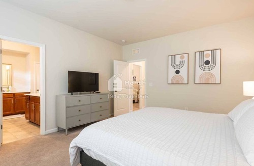 Durham House | Chic Home on Homecoming Way