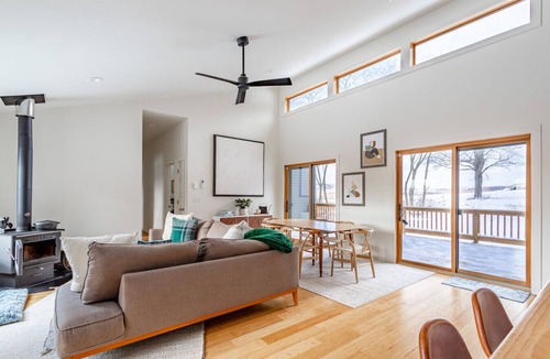 Callicoon House | Chic Home w/Fireplace & Beautiful Sunsets