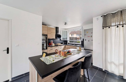 Herblay House | Chic house with a master suite, parking, terrace, and garden