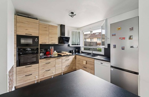 Herblay House | Chic house with a master suite, parking, terrace, and garden