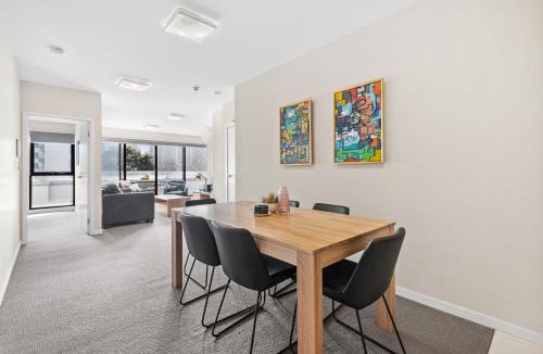 South Melbourne Apartment | Chic Inner City Convenience, with Secure Parking