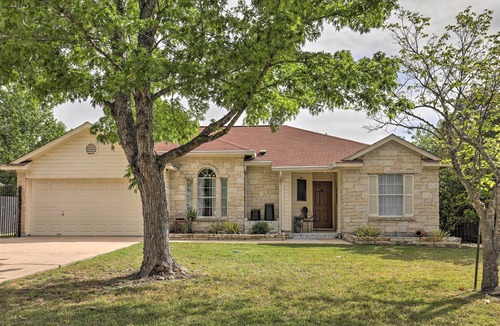 Kyle House | Chic Kyle Home w/ Patio - 20 Mi to Dtwn Austin!