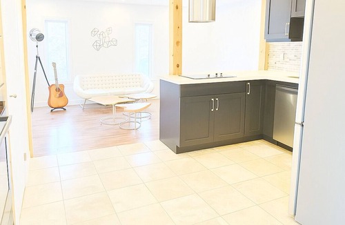 Whitchurch-Stouffville House | Chic Lakefront Summer Escape n
