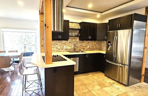 Whitchurch-Stouffville House | Chic Lakefront Summer Escape n
