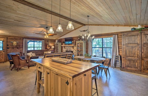 Palo Pinto County Cabin | Chic Lakefront Cabin w/ Dock & Bluff Creek Views!