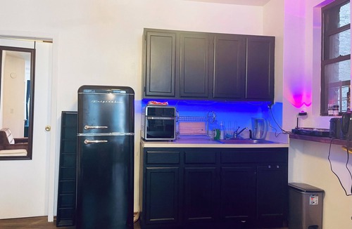 East Village Apartment | Chic & Large 2 BR Apartment - unbeatable Location in Manhattan, East Village