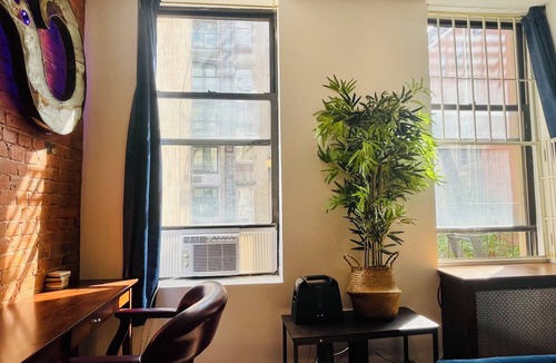 East Village Apartment | Chic & Large 2 BR Apartment - unbeatable Location in Manhattan, East Village