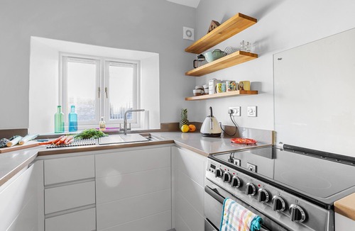 Dittisham Cottage | Chic, Lively and Stylish