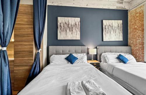 Downtown Dallas Apartment | Chic Loft 828 3bd Sleeps 16 Free Parking