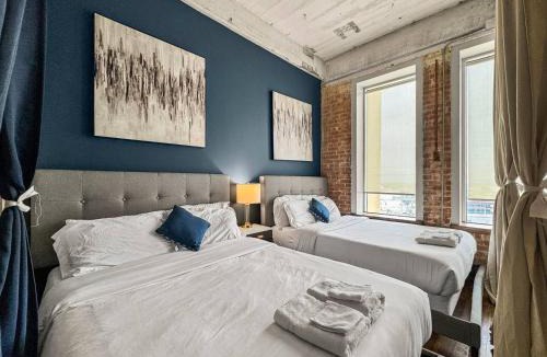 Downtown Dallas Apartment | Chic Loft 828 3bd Sleeps 16 Free Parking