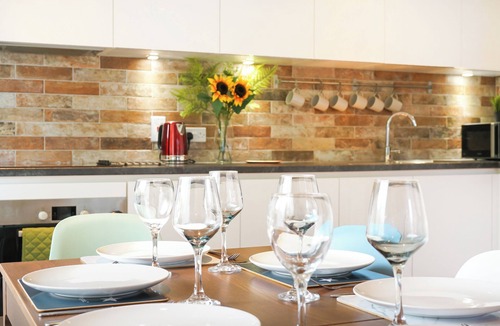 Coldharbour Apartment | Chic London Apartment – Zone 2