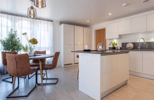 Marlow House | Chic & Luxurious 4 Bedroom House