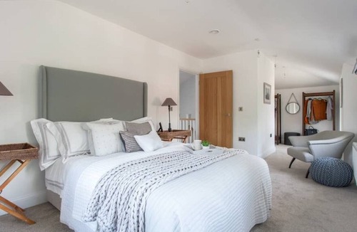 Marlow House | Chic & Luxurious 4 Bedroom House