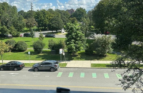 Albany Apartment | Chic Madison Parkviewn