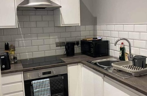 Maidstone Apartment | Chic Maidstone Getaway