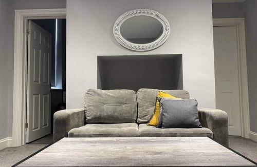 Maidstone Apartment | Chic Maidstone Getaway