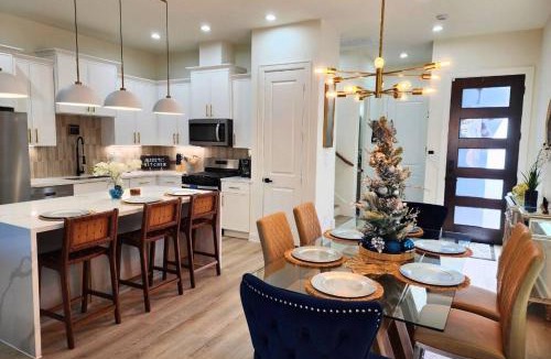 OST - South Union House | Chic Med Center Retreat Wyard