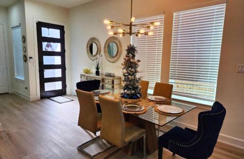 OST - South Union House | Chic Med Center Retreat Wyard