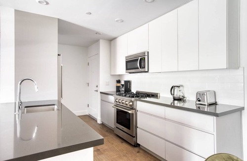 Sharon Heights Apartment | Chic Menlo Park 2BR w/Pool, W/D, Gym, near 82, 101, 280, by Blueground