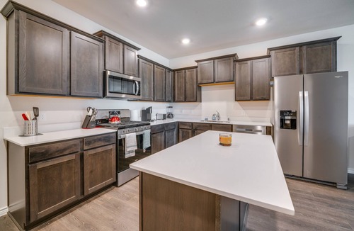 Mesquite House | Chic Mesquite Townhome ~ 11 Mi to Downtown Dallas!