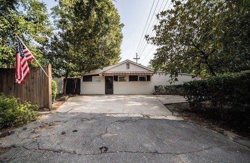Columbia House | Chic Mid Century Hub