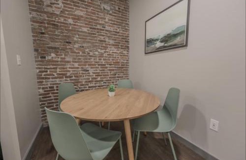 Downtown Boston Apartment | Chic Modern 2 bed Apartment with Exposed Brick