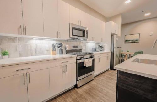 Downtown Boston Apartment | Chic Modern 2 bed Apartment with Exposed Brick