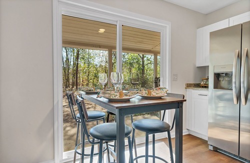 Springdale House | Chic & Modern 2BD Near CAE