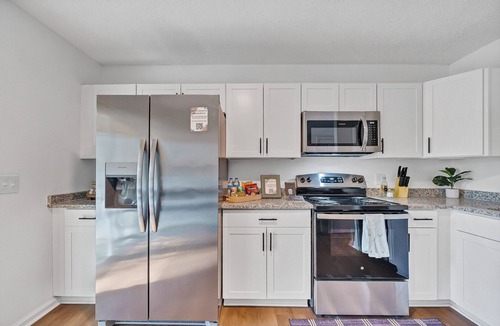 Springdale House | Chic & Modern 2BD Near CAE