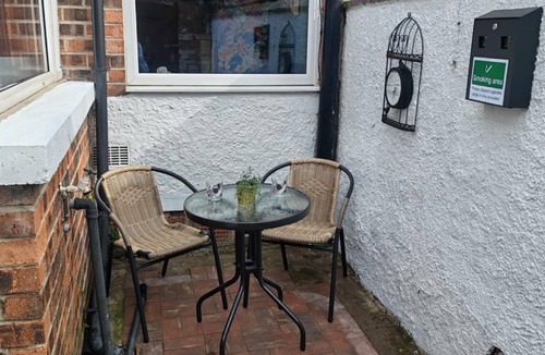 Salford House | Chic & Modern Escape