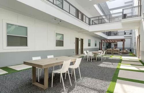 Cedars House | Chic Modern Loft Prime Location No 302