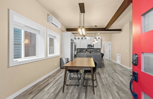 Squire Park House | Chic & Modern Retreat Prime Location AC