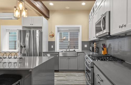 Minor Apartment | Chic & Modern Retreat - Prime Location - AC