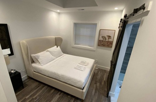 Chic's Beach Apartment | Chic Morton House Sum