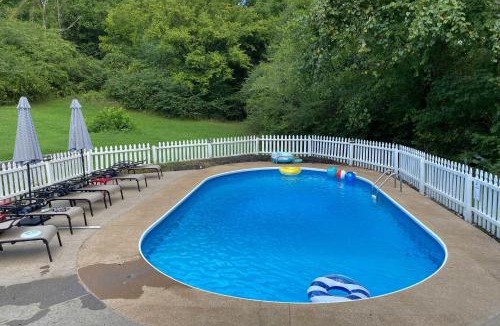 Kingston Springs House | Chic Nashville-Area Retreat w/Private Pool!