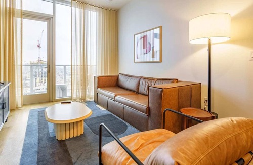 Rainey Street Historic District Apartment | Chic Natiivo I Stylish 1 bedroom apartment