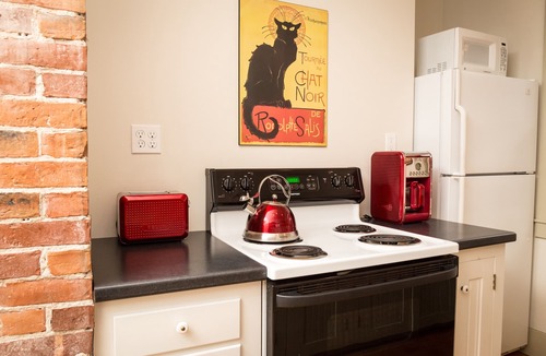 Gorham Apartment | Chic `New England Apartment