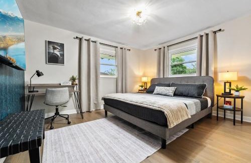 Waukegan House | Chic Oasis Game Room Near Base
