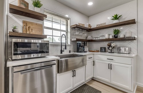Oklahoma City House | Chic OKC Retreat Near Lake Hefner -Family Friendly