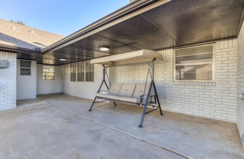 Oklahoma City House | Chic OKC Retreat Near Lake Hefner -Family Friendly