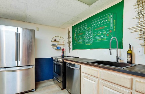 Thackerville House | Chic Oklahoma Retreat w/ Patio, Bar & Fire Pits!