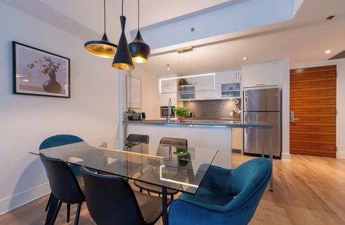 Ville-Marie Apartment | Chic old port retreat